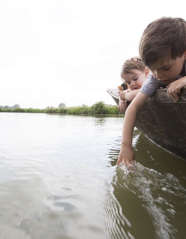 children-bacove-marais-audomarois-eye-of-lannick-country-saint-omer-tourism