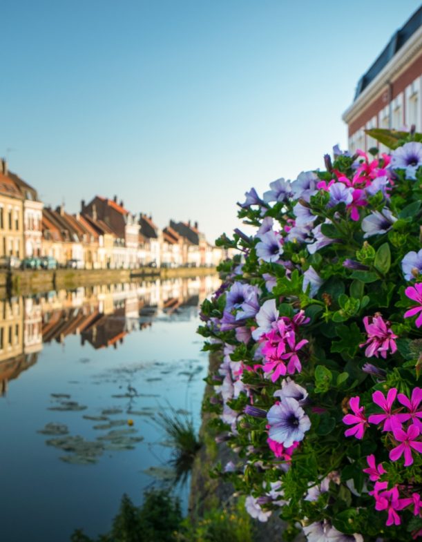 saintomer-town-canals-picture-id1298556871-1.jpg